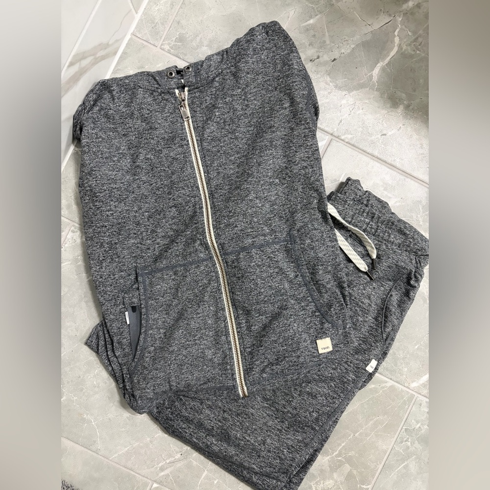 Vuori *FULL SET* Halo Performance Jacket & Performance Joggers in Heather Gray